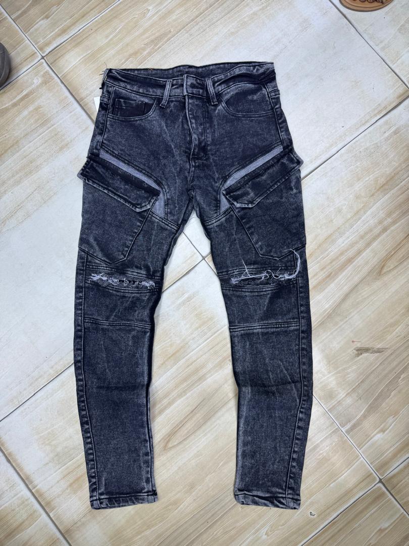 Men's Distressed Cargo Skinny Jeans (Washed Black)